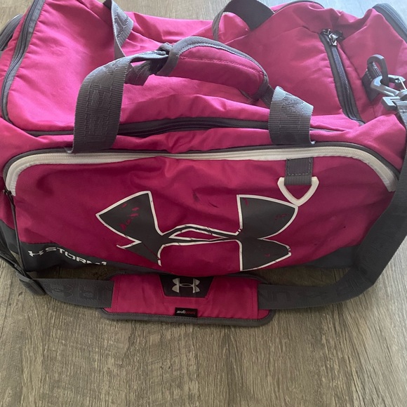 Under Armour Handbags - UNDER ARMOUR DUFFEL